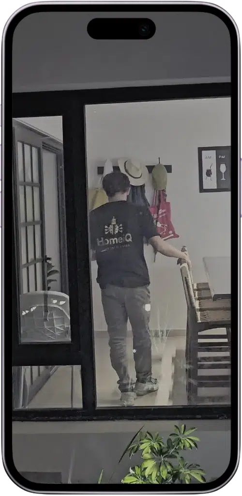 App HomeiQ en iPhone - control de SmartFilm diseño variante 2
